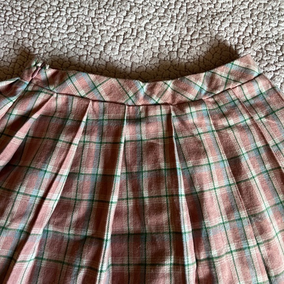 Girls age 11-12 yrs pleated pink check mini skirt - Picture 3 of 5